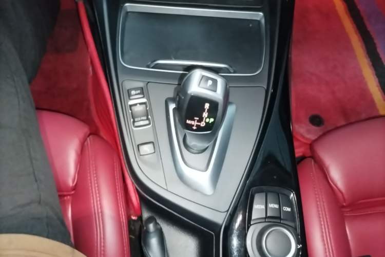 Used BMW 2 Series 2018 220i Sport Design Package Gear Lever