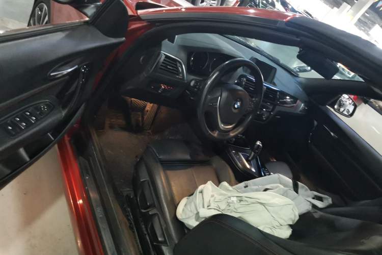 Used BMW 2 Series 2018 220i Convertible Coupe Sports Design Package Interior 3