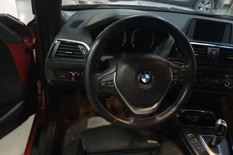 Used BMW 2 Series 2018 220i Convertible Coupe Sports Design Package Steering Wheel
