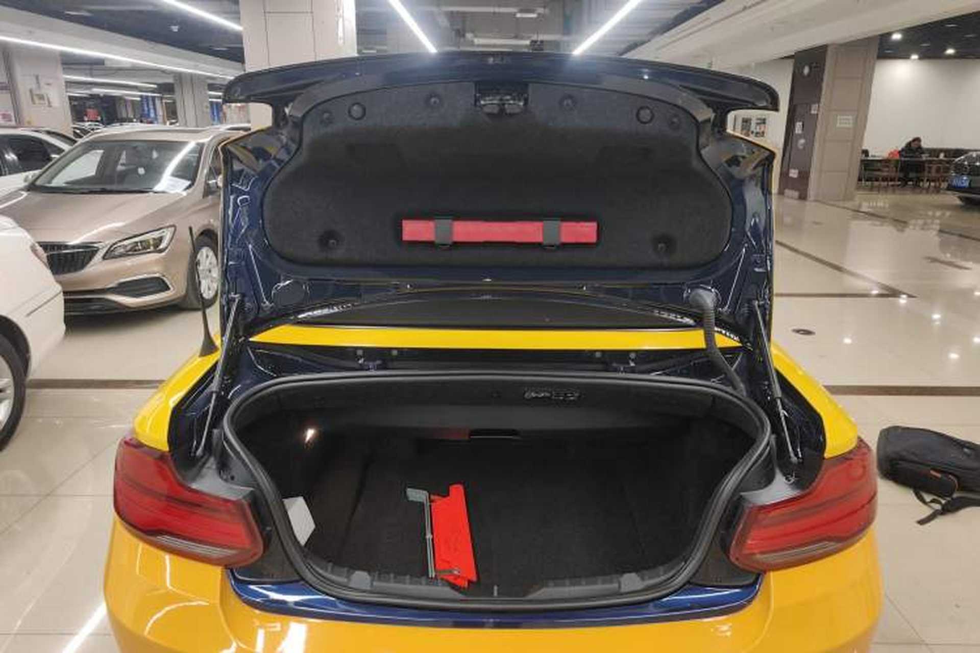 Used BMW 2 Series 2018 220i Convertible Coupe Sports Design Package Trunk