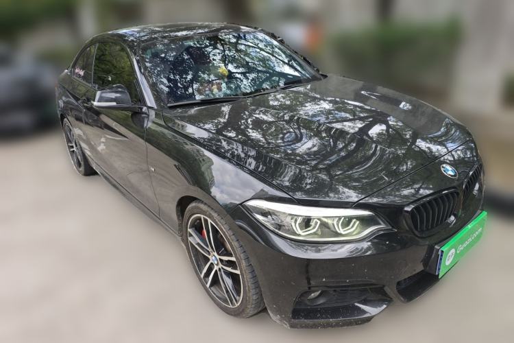 Used BMW 2 Series 2019 225i Luxury Model with M Sport Package Front Right 45 Deg