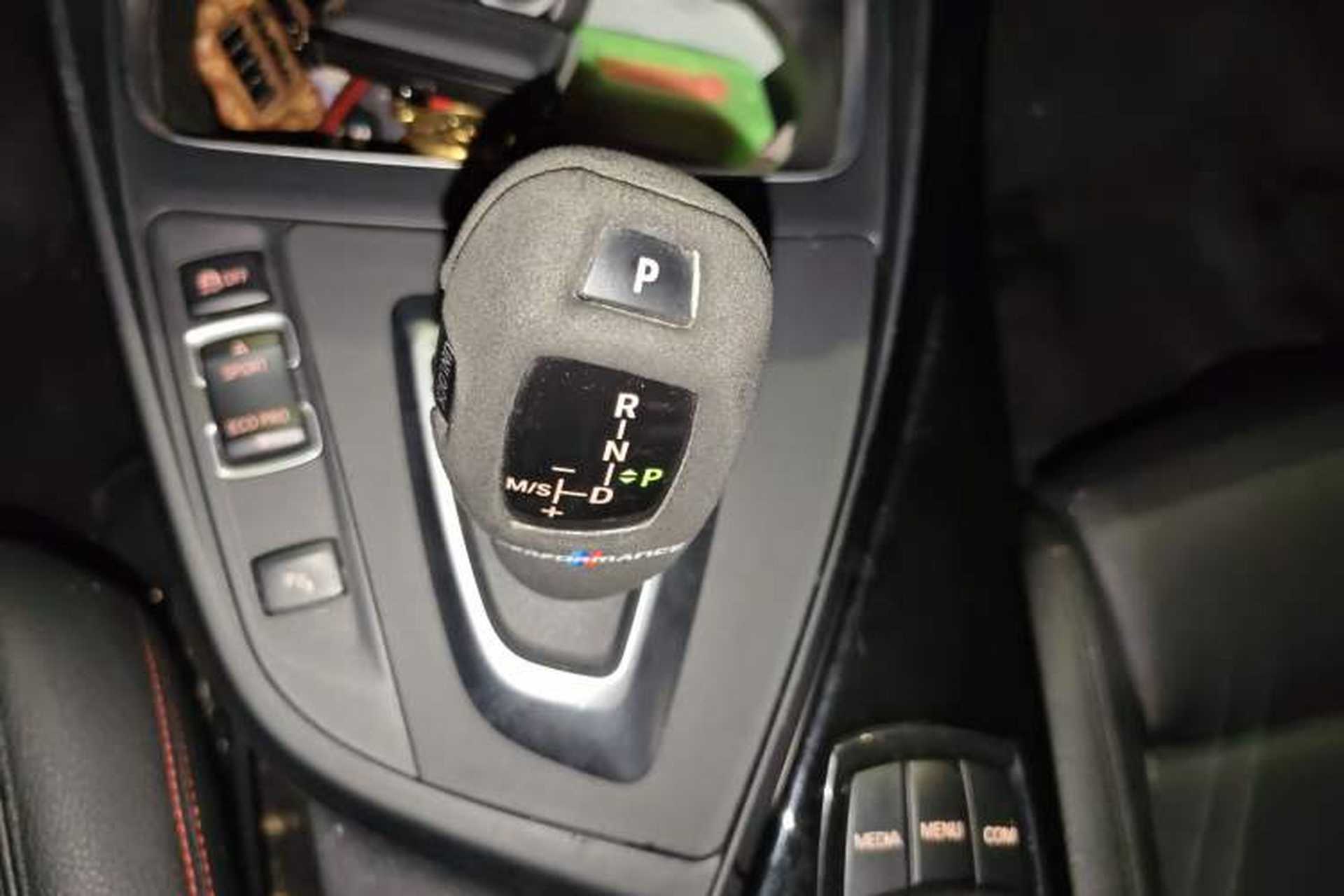 Used BMW 2 Series 2019 225i Sport Design Package Gear Lever