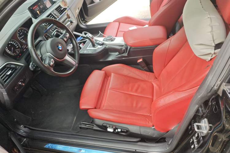 Used BMW 2 Series 2019 225i Luxury Model with M Sport Package Left Front Seat