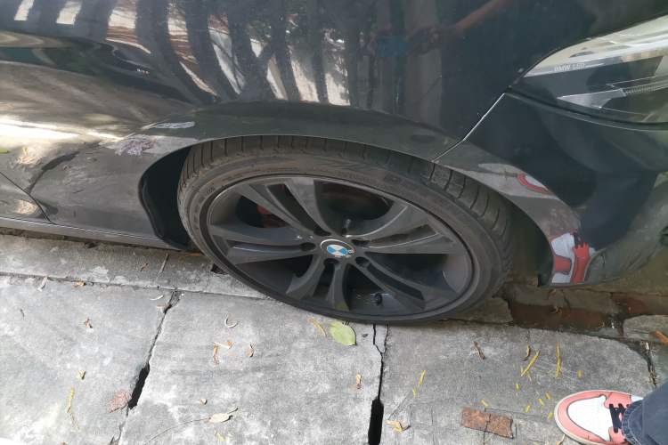 Used BMW 2 Series 2019 225i Sport Design Package Right Front Wheel Hub