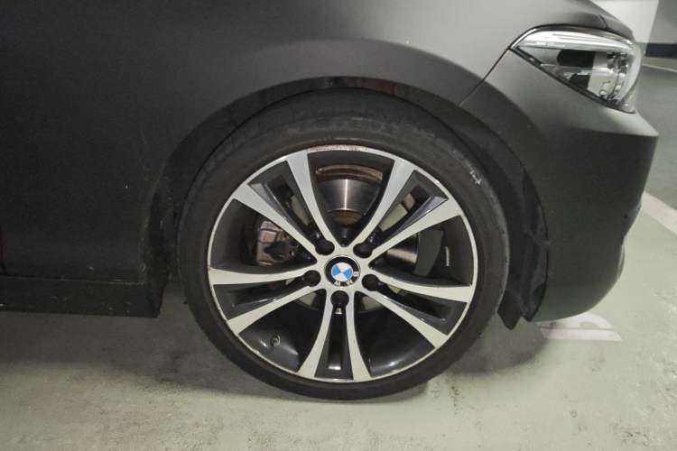Used BMW 2 Series 2019 225i Sport Design Package Right Front Wheel Hub