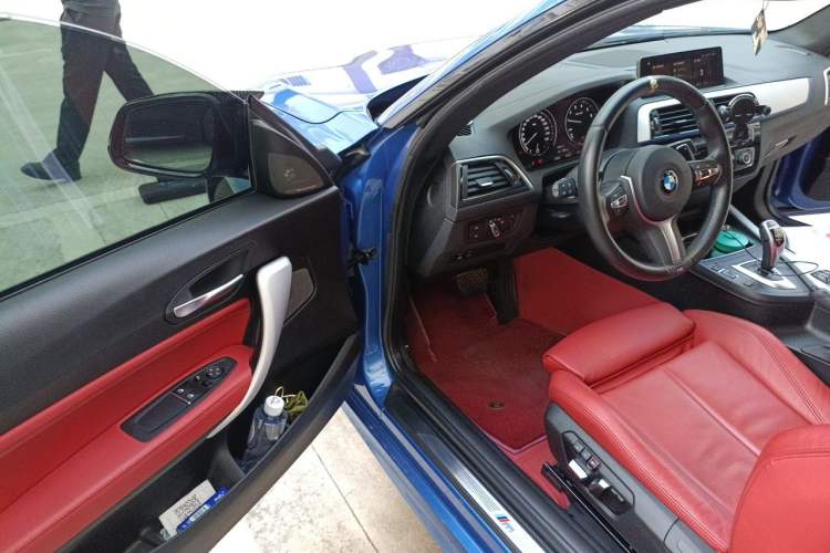Used BMW 2 Series 2019 225i Luxury Model with M Sport Package Driver Seat