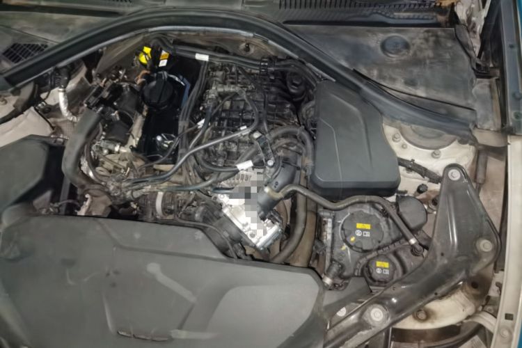 Used BMW 2 Series 2019 225i Convertible Coupe Sports Design Package Engine Bay Left