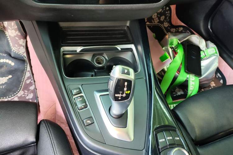 Used BMW 2 Series 2019 225i Sport Design Package Gear Lever