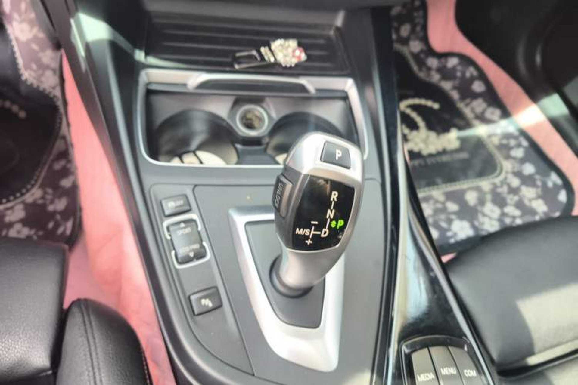 Used BMW 2 Series 2019 225i Sport Design Package Gear Lever