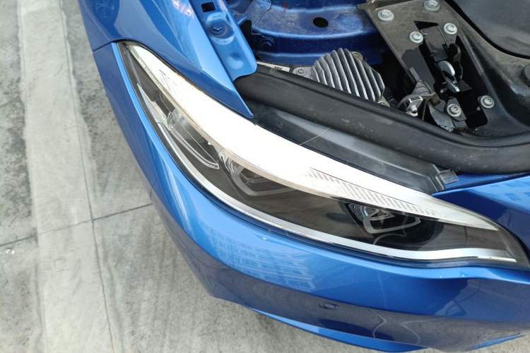 Used BMW 2 Series 2019 225i Luxury Model with M Sport Package Right Front Headlight
