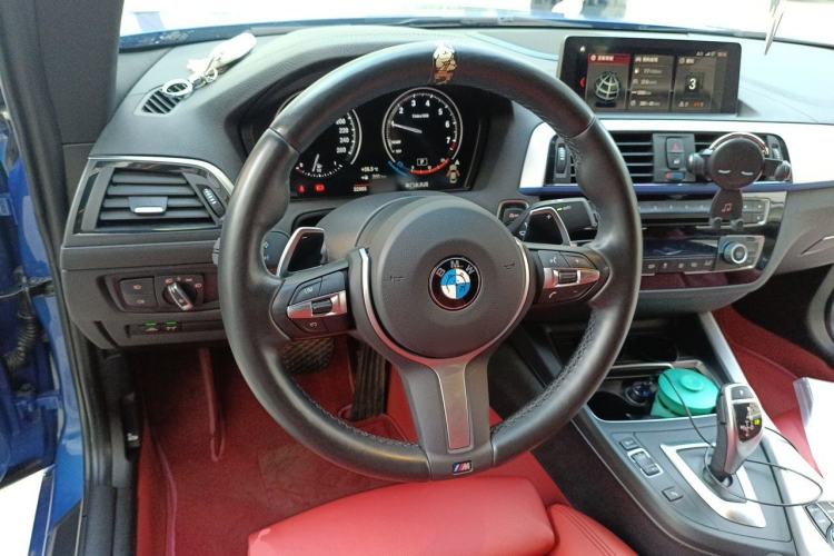 Used BMW 2 Series 2019 225i Luxury Model with M Sport Package Steering Wheel