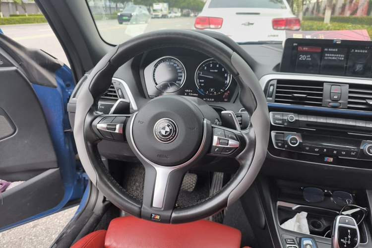 Used BMW 2 Series 2019 225i Convertible Coupe Luxury Edition M Sport Package Steering Wheel