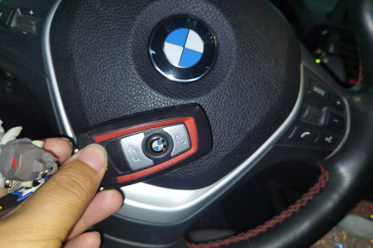 Used BMW 2 Series 2019 225i Convertible Coupe Sports Design Package Vehicle Key