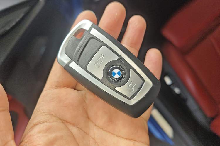 Used BMW 2 Series 2019 225i Convertible Coupe Luxury Edition M Sport Package Vehicle Key