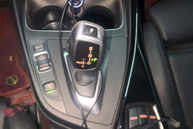 Used BMW 2 Series 2019 225i Convertible Coupe Sports Design Package Gear Lever