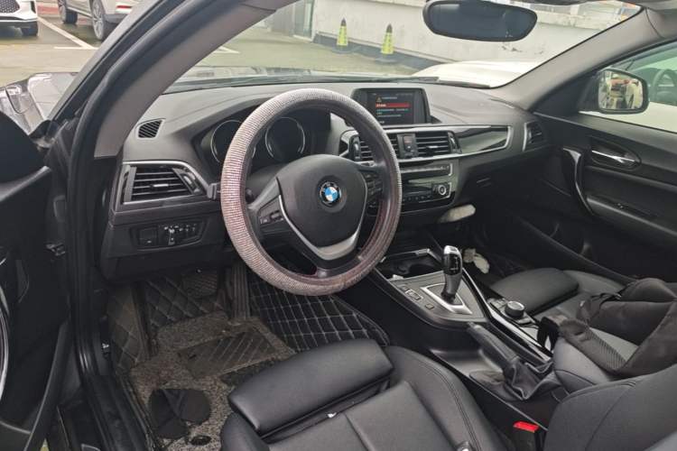 Used BMW 2 Series 2019 225i Sport Design Package Center Console