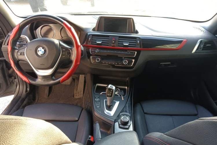 Used BMW 2 Series 2019 225i Convertible Coupe Sports Design Package Center Console