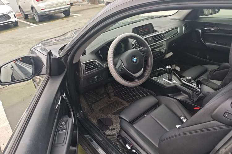 Used BMW 2 Series 2019 225i Sport Design Package Driver Seat
