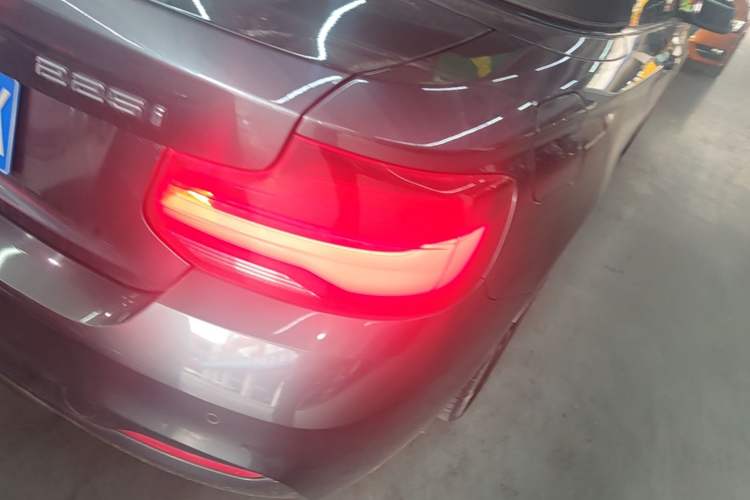 Used BMW 2 Series 2019 225i Convertible Coupe Luxury Edition M Sport Package Exterior 3
