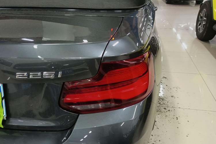 Used BMW 2 Series 2019 225i Convertible Coupe Luxury Edition M Sport Package Exterior 3
