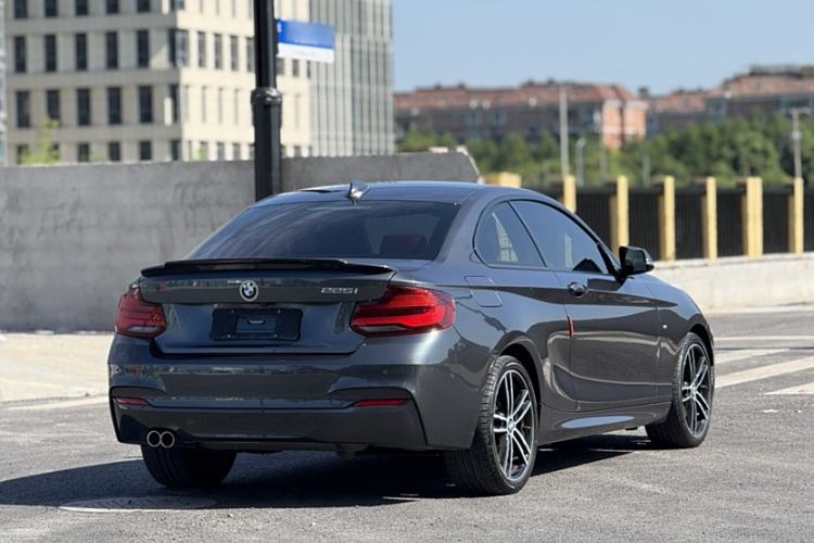 Used BMW 2 Series 2019 225i Luxury Model with M Sport Package Exterior 6