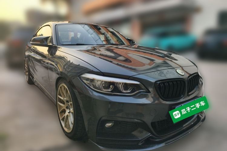 Used BMW 2 Series 2019 225i Luxury Model with M Sport Package Front Right 45 Deg