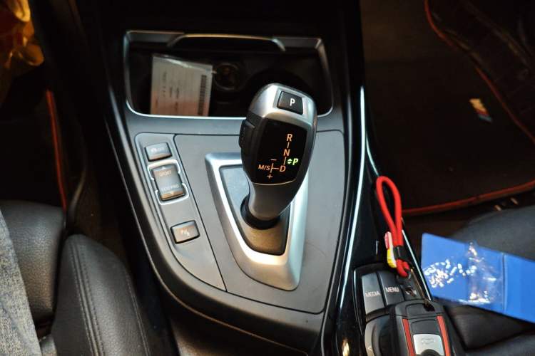 Used BMW 2 Series 2019 225i Sport Design Package Gear Lever