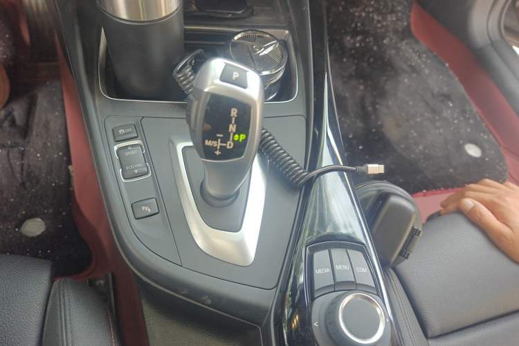 Used BMW 2 Series 2019 225i Convertible Coupe Sports Design Package Gear Lever