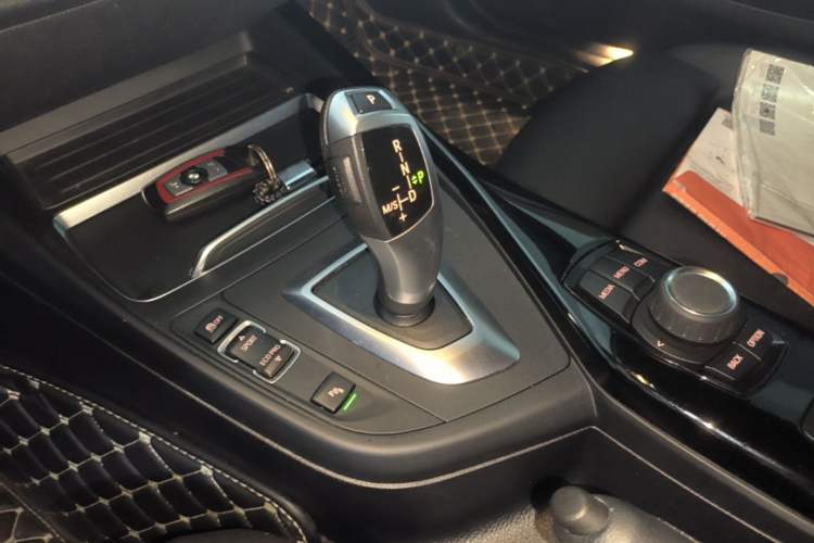Used BMW 2 Series 2019 225i Convertible Coupe Sports Design Package Gear Lever