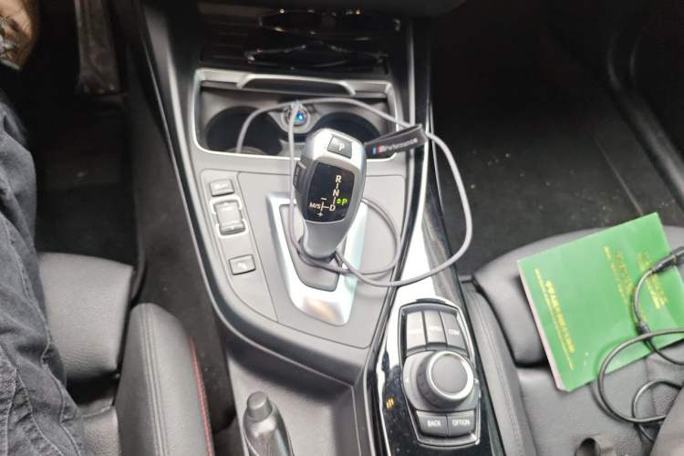 Used BMW 2 Series 2019 225i Convertible Coupe Sports Design Package Gear Lever