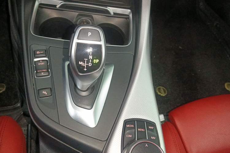 Used BMW 2 Series 2019 225i Convertible Coupe Luxury Edition M Sport Package Gear Lever