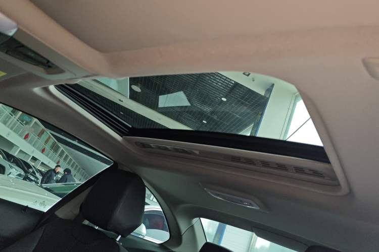 Used BMW 2 Series 2019 225i Sport Design Package Headliner
