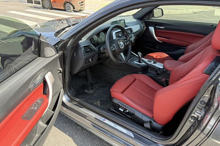 Used BMW 2 Series 2019 225i Luxury Model with M Sport Package Interior 6