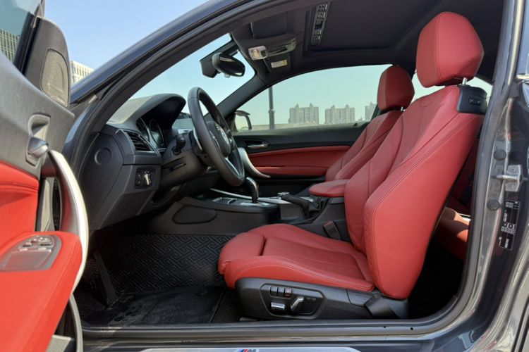 Used BMW 2 Series 2019 225i Luxury Model with M Sport Package Interior 7