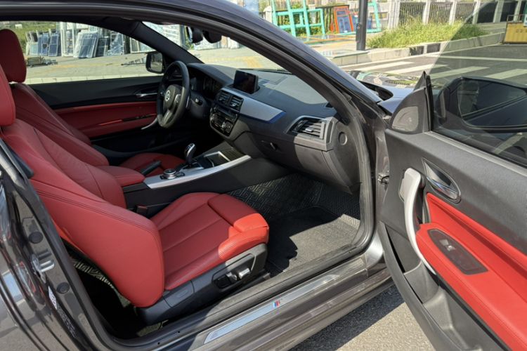 Used BMW 2 Series 2019 225i Luxury Model with M Sport Package Interior 9