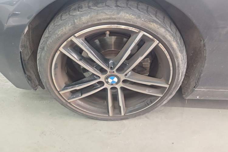 Used BMW 2 Series 2019 225i Convertible Coupe Luxury Edition M Sport Package Left Front Wheel Hub