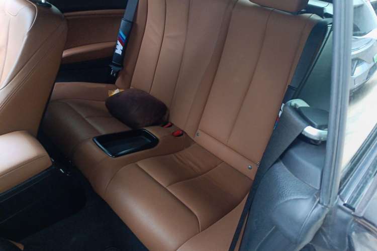 Used BMW 2 Series 2019 225i Convertible Coupe Luxury Edition M Sport Package Left Rear Seat