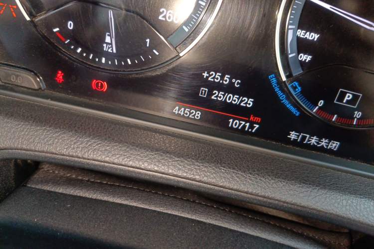Used BMW 2 Series 2019 225i Convertible Coupe Luxury Edition M Sport Package Odometer Close Up