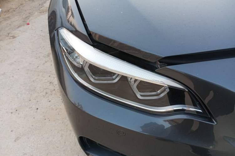 Used BMW 2 Series 2019 225i Luxury Model with M Sport Package Right Front Headlight