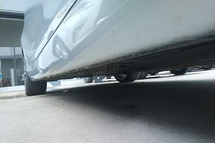 Used BMW 2 Series 2019 225i Convertible Coupe Sports Design Package Right Side Sill