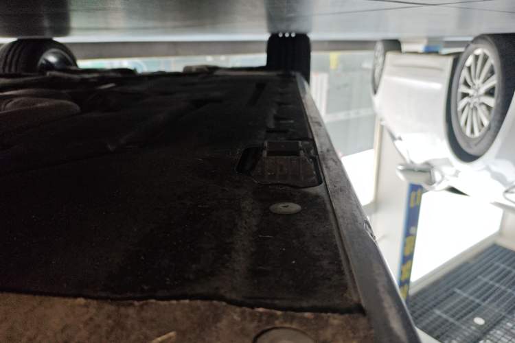 Used BMW 2 Series 2019 225i Sport Design Package Right Side Sill