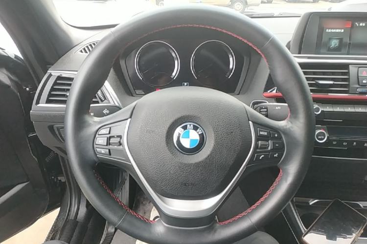 Used BMW 2 Series 2019 225i Convertible Coupe Sports Design Package Steering Wheel