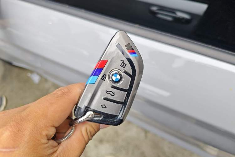 Used BMW 2 Series 2019 225i Convertible Coupe Sports Design Package Vehicle Key