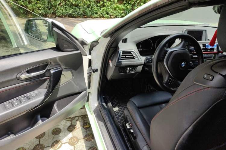 Used BMW 2 Series 2019 225i Convertible Coupe Sports Design Package Driver Seat