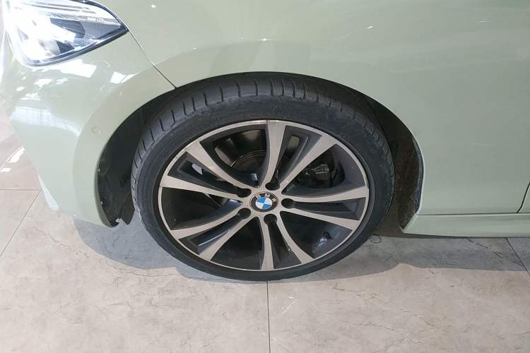 Used BMW 2 Series 2019 225i Sport Design Package Left Front Wheel Hub