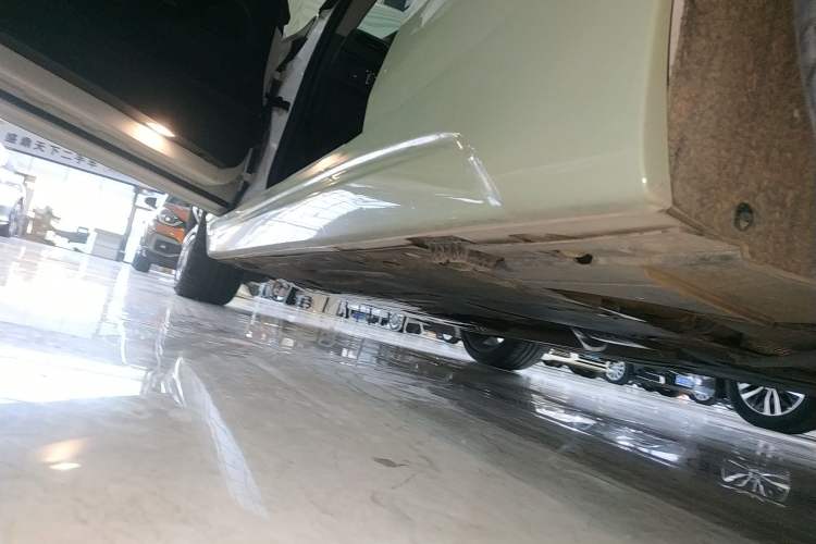 Used BMW 2 Series 2019 225i Sport Design Package Left Side Sill