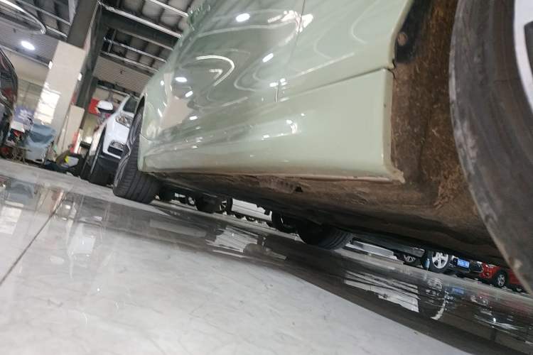 Used BMW 2 Series 2019 225i Sport Design Package Right Side Sill