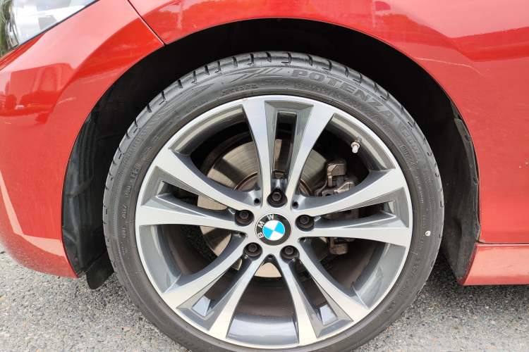 Used BMW 2 Series 2019 225i Convertible Coupe Sports Design Package Left Front Wheel Hub