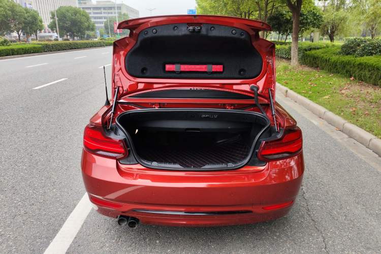 Used BMW 2 Series 2019 225i Convertible Coupe Sports Design Package Trunk