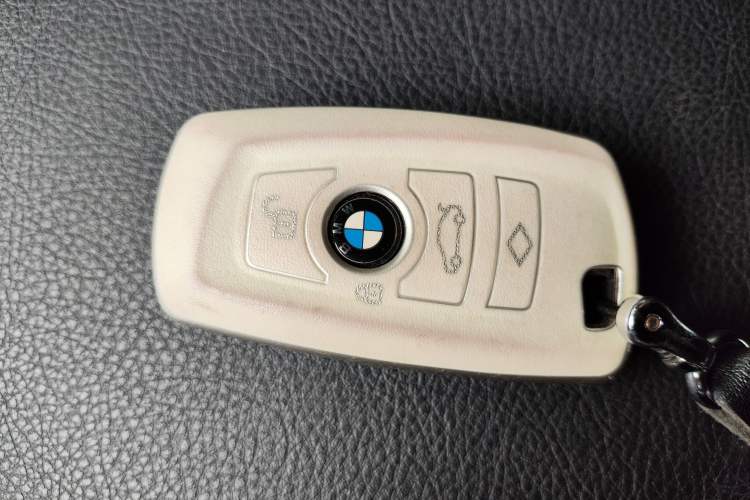 Used BMW 2 Series 2019 225i Convertible Coupe Sports Design Package Vehicle Key
